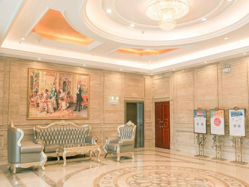 Vienna Hotel Jian People Square Ji'an  Bagian luar foto